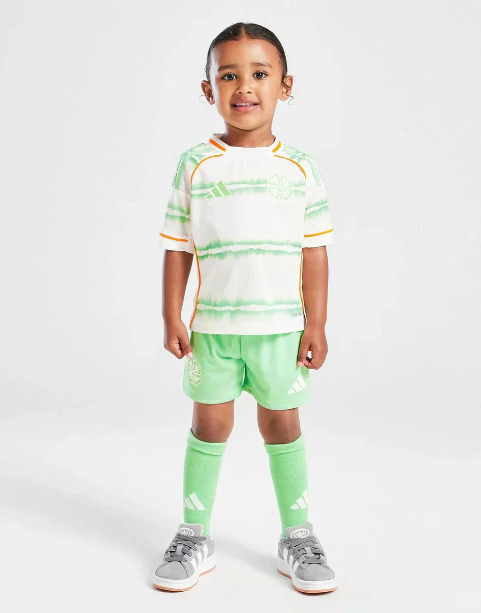 Het derde tenue van Celtic Kids voor het seizoen 2025-26.
