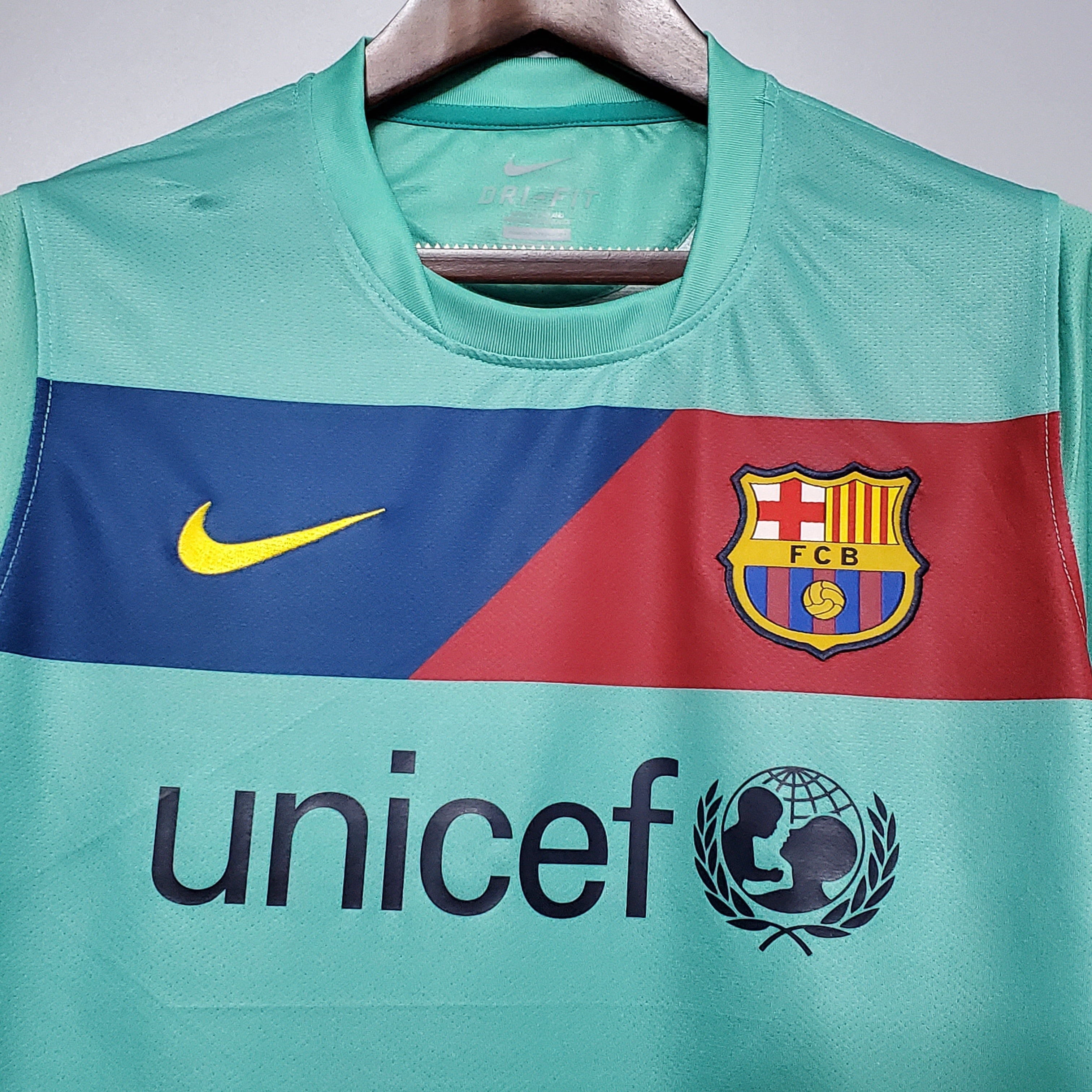 BARCELONA AWAY RETRO 2010 / 2011