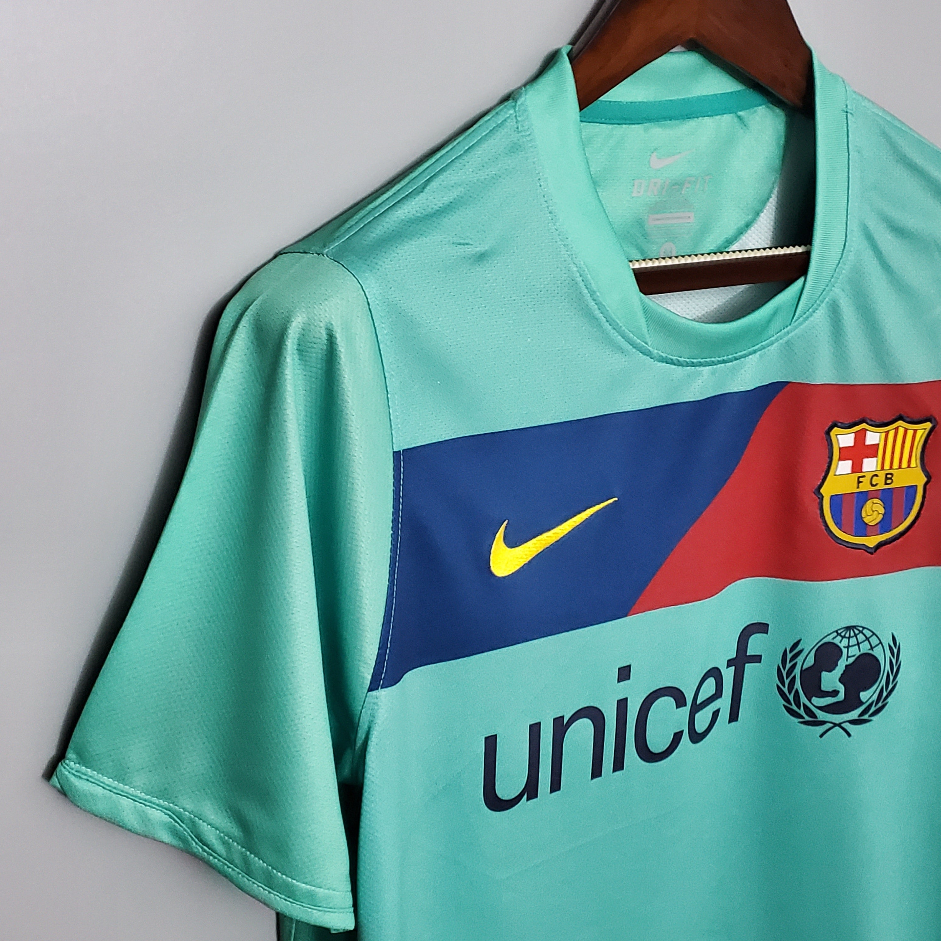 BARCELONA AWAY RETRO 2010 / 2011