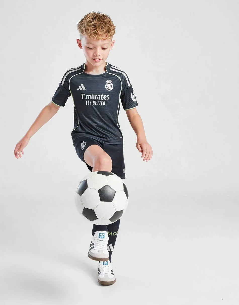 Real Madrid uittenue voor kinderen 2025-26