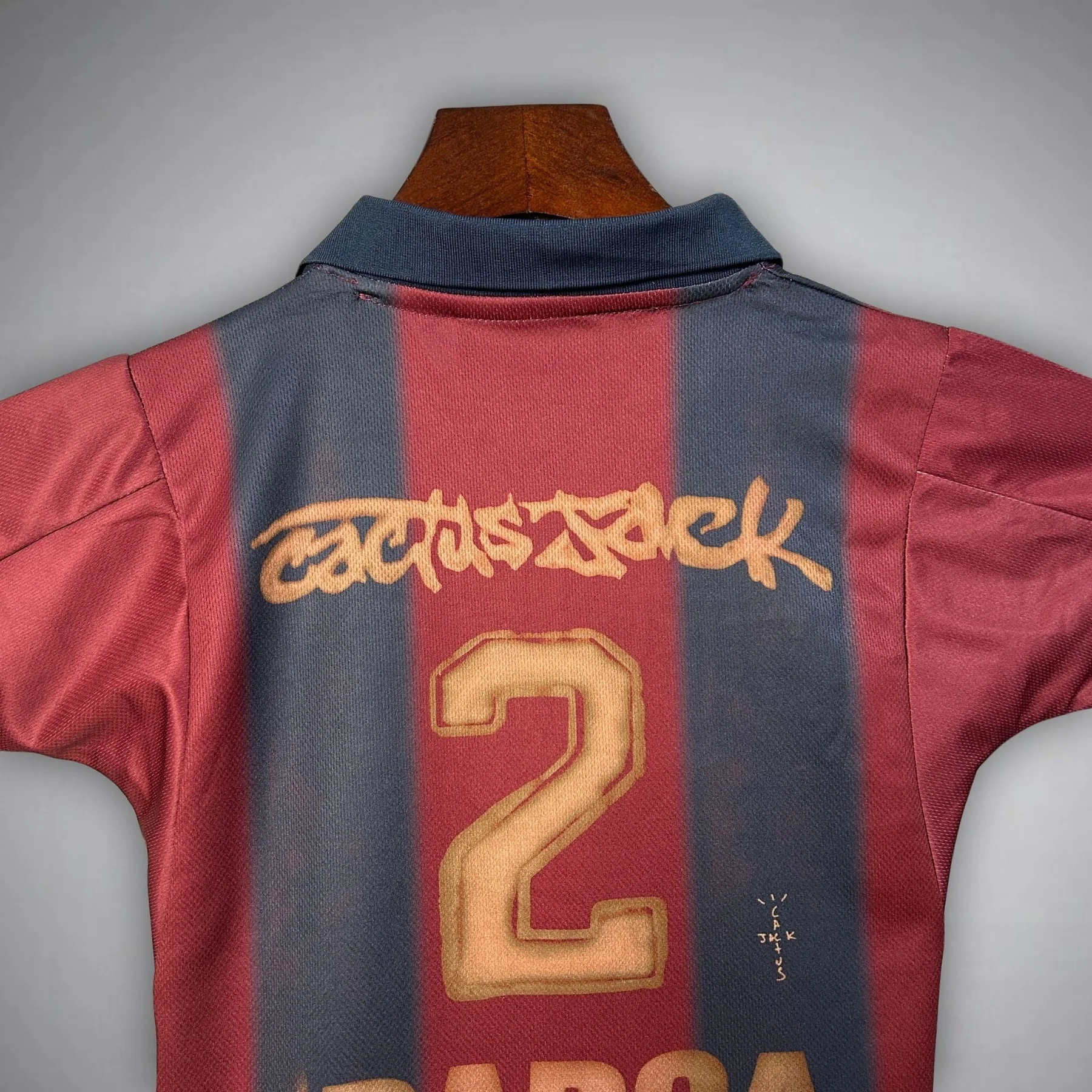 Kinder Barca X Travis Scott Retro-Trikot 2025-26
