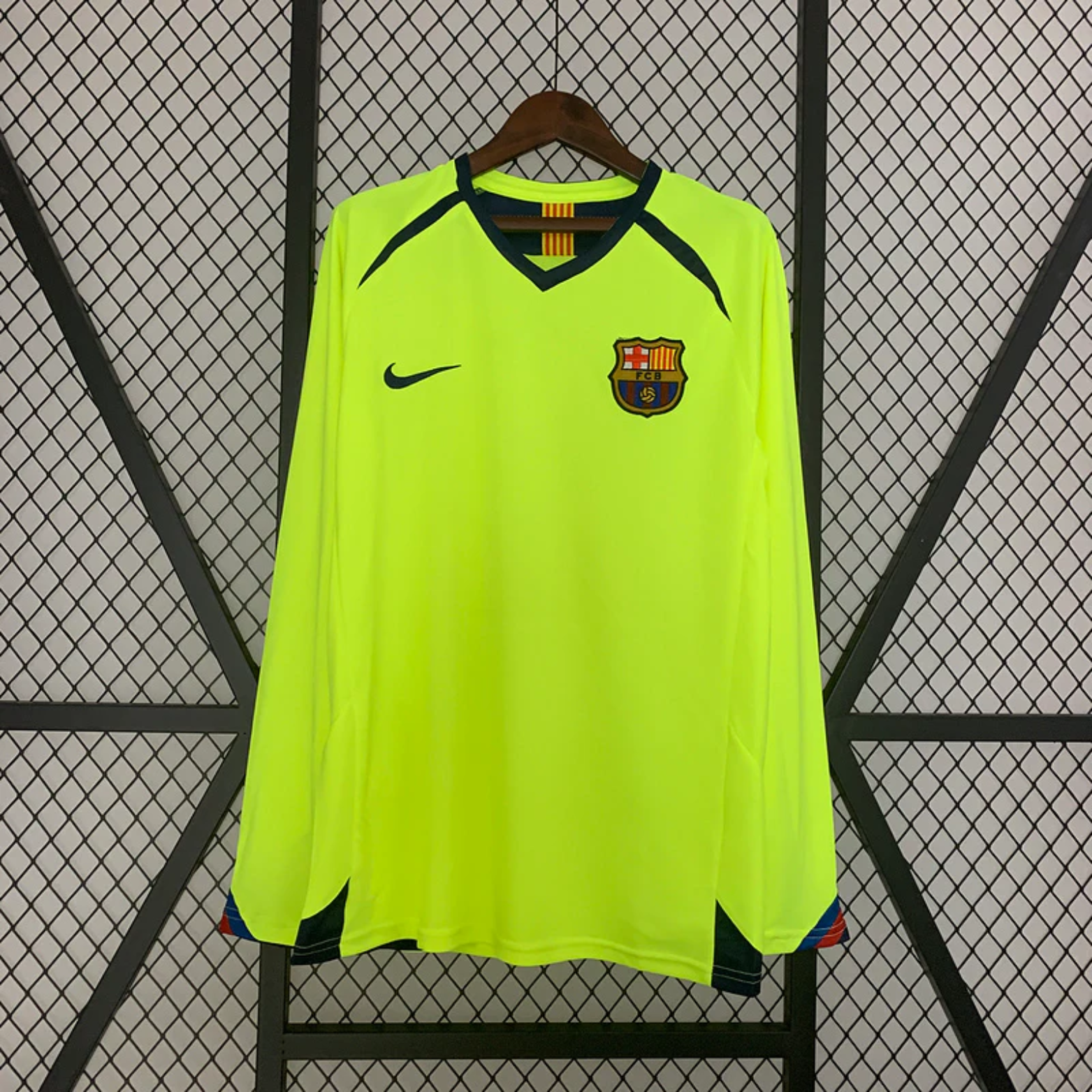 Barcelona Away Shirt 2005/06