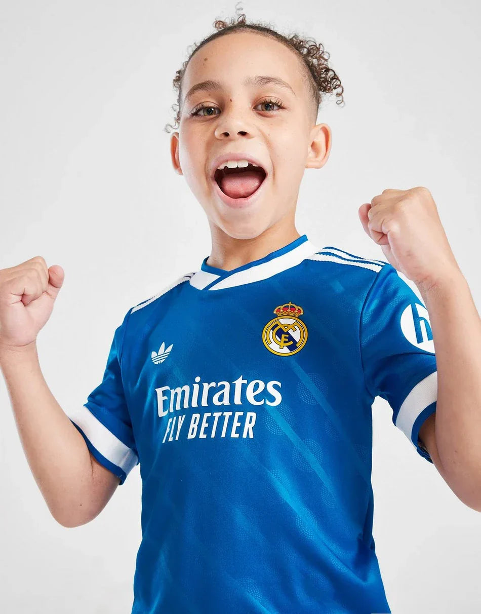 Real Madrid kindervoetbaltenue 2025/26, derde versie