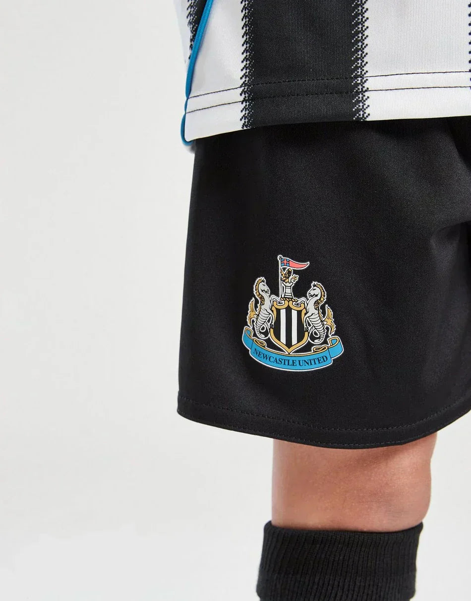 Newcastle thuistenue voor kinderen 2025-26
