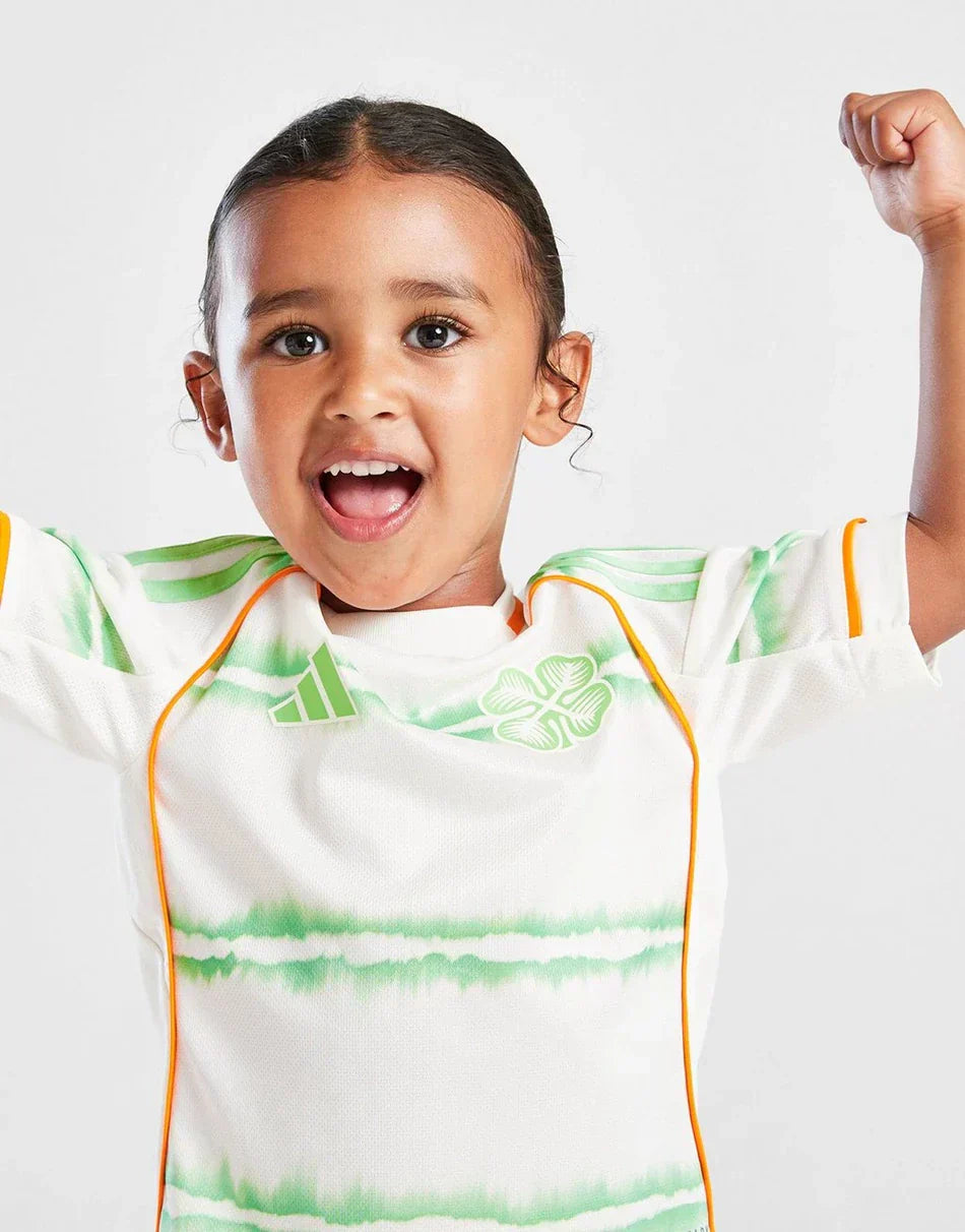 Het derde tenue van Celtic Kids voor het seizoen 2025-26.
