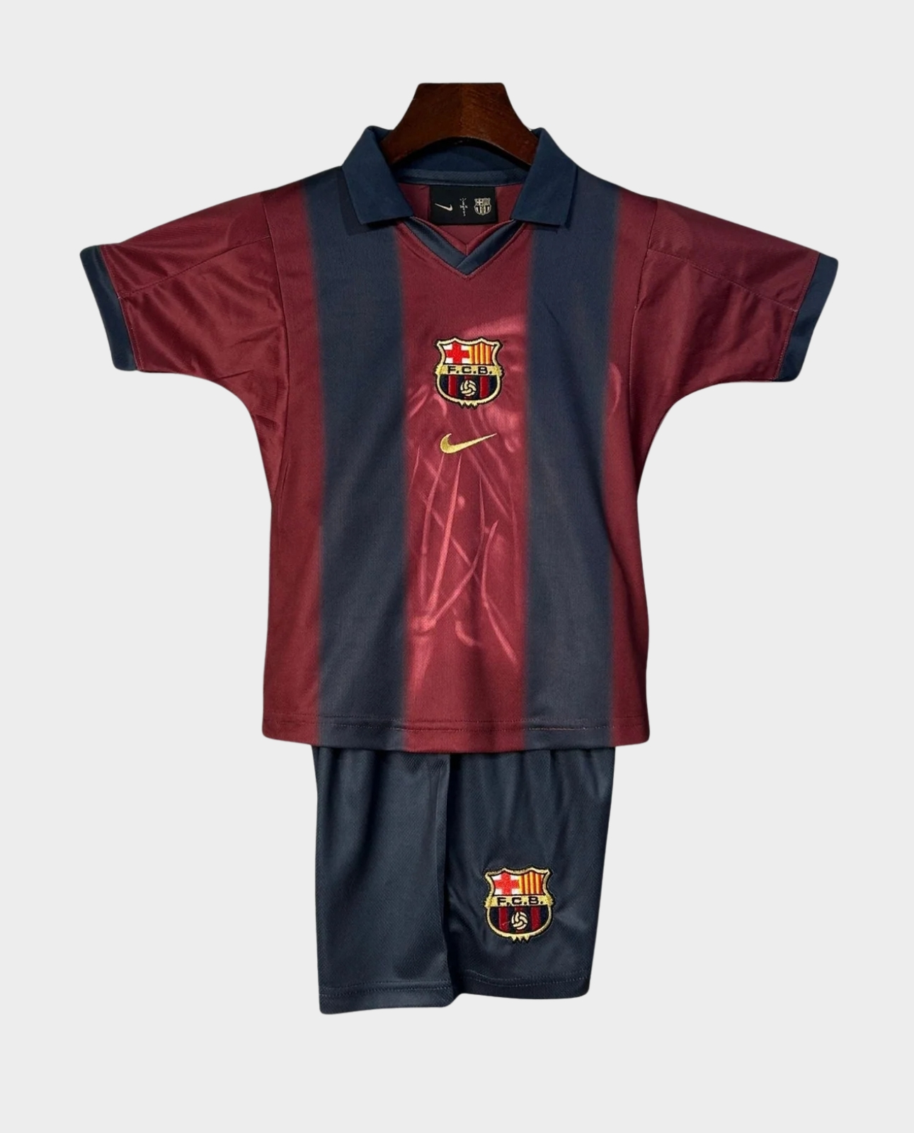 Kinder Barca X Travis Scott Retro-Trikot 2025-26